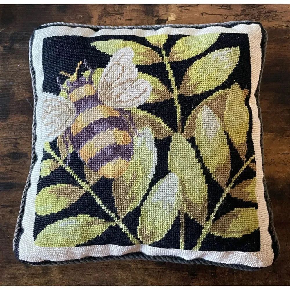 VNT Handmade 14”x14”Needle Point BEE Pillow with insert